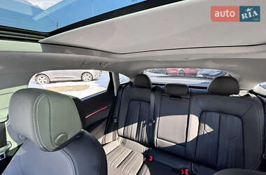 Позашляховик / Кросовер Audi e-tron Sportback 2021 в 