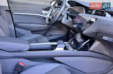 Позашляховик / Кросовер Audi e-tron Sportback 2021 в 