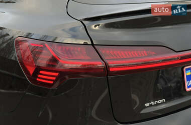 Внедорожник / Кроссовер Audi e-tron Sportback 2021 в 