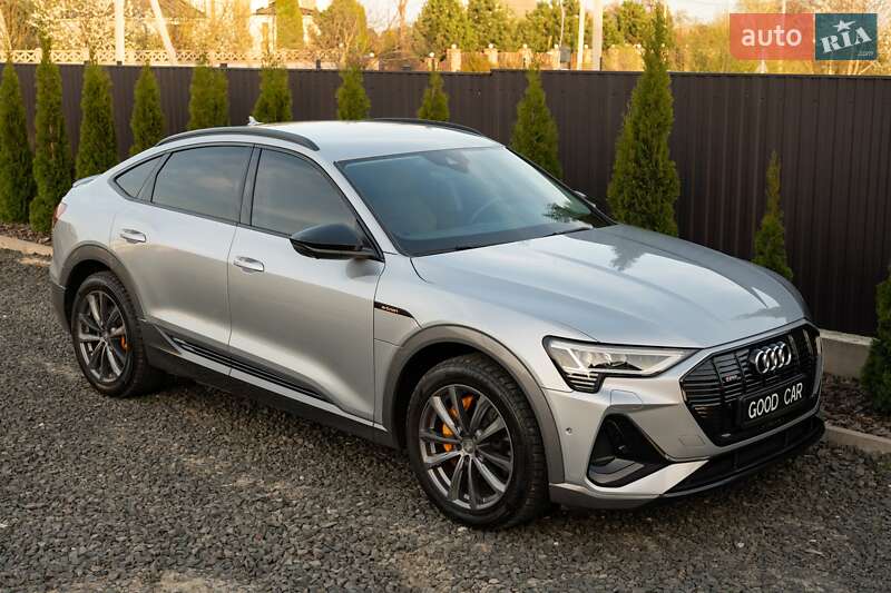 Позашляховик / Кросовер Audi e-tron Sportback 2020 в 
