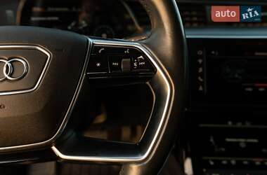 Позашляховик / Кросовер Audi e-tron Sportback 2020 в 