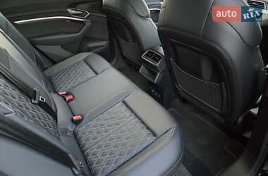 Позашляховик / Кросовер Audi e-tron Sportback 2022 в 