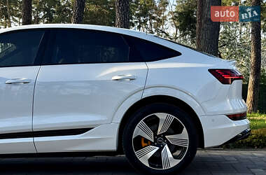 Позашляховик / Кросовер Audi e-tron Sportback 2021 в 