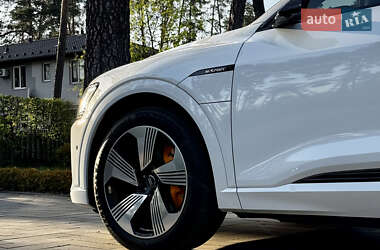 Позашляховик / Кросовер Audi e-tron Sportback 2021 в 