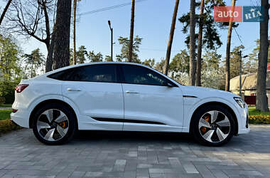 Позашляховик / Кросовер Audi e-tron Sportback 2021 в 
