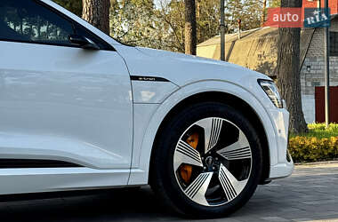 Позашляховик / Кросовер Audi e-tron Sportback 2021 в 