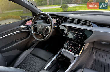Позашляховик / Кросовер Audi e-tron Sportback 2021 в 