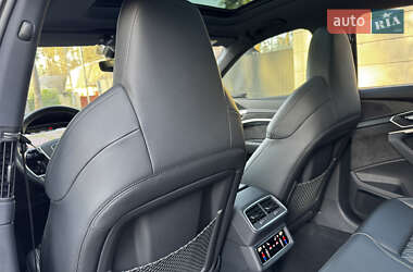Позашляховик / Кросовер Audi e-tron Sportback 2021 в 