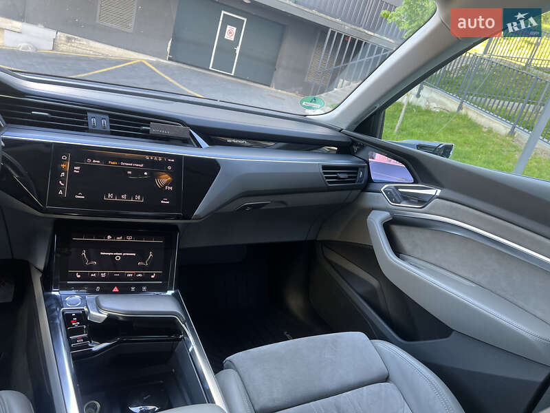 Позашляховик / Кросовер Audi e-tron Sportback 2020 в Львові фото 12 Позашляховик / Кросовер Audi e-tron Sportback 2020 в Львові