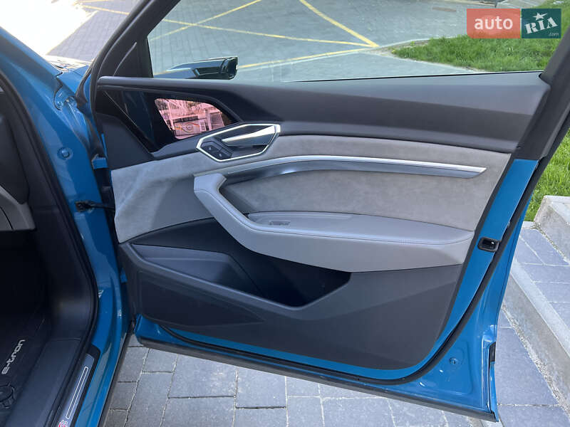 Позашляховик / Кросовер Audi e-tron Sportback 2020 в Львові фото 17 Позашляховик / Кросовер Audi e-tron Sportback 2020 в Львові
