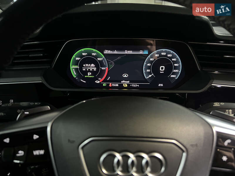 Позашляховик / Кросовер Audi e-tron Sportback 2020 в Львові фото 38 Позашляховик / Кросовер Audi e-tron Sportback 2020 в Львові