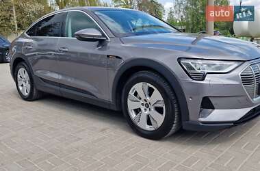 Позашляховик / Кросовер Audi e-tron Sportback 2021 в 