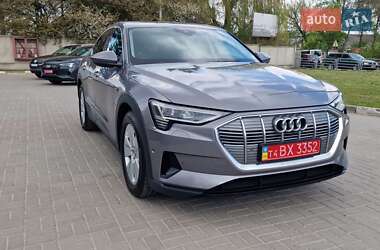 Позашляховик / Кросовер Audi e-tron Sportback 2021 в 