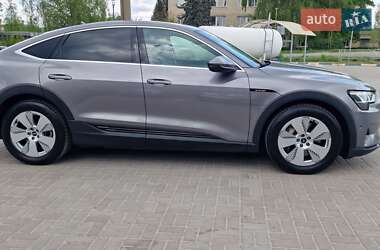 Позашляховик / Кросовер Audi e-tron Sportback 2021 в 