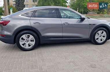 Позашляховик / Кросовер Audi e-tron Sportback 2021 в 