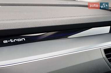 Позашляховик / Кросовер Audi e-tron Sportback 2021 в 