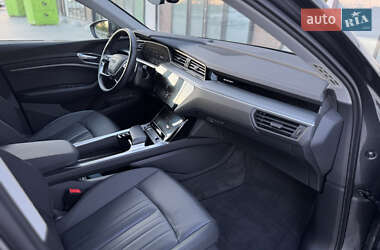 Позашляховик / Кросовер Audi e-tron Sportback 2020 в 