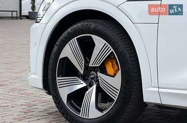 Позашляховик / Кросовер Audi e-tron Sportback 2020 в 