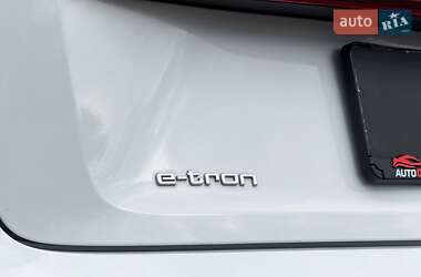 Позашляховик / Кросовер Audi e-tron Sportback 2020 в 