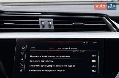 Позашляховик / Кросовер Audi e-tron Sportback 2020 в 