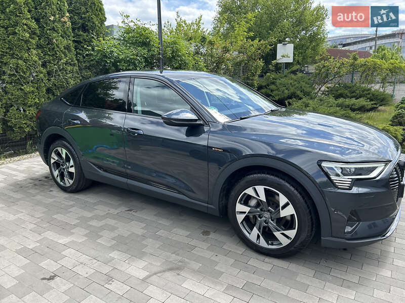Позашляховик / Кросовер Audi e-tron Sportback 2021 в Києві