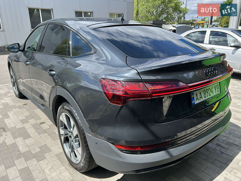 Позашляховик / Кросовер Audi e-tron Sportback 2021 в Києві