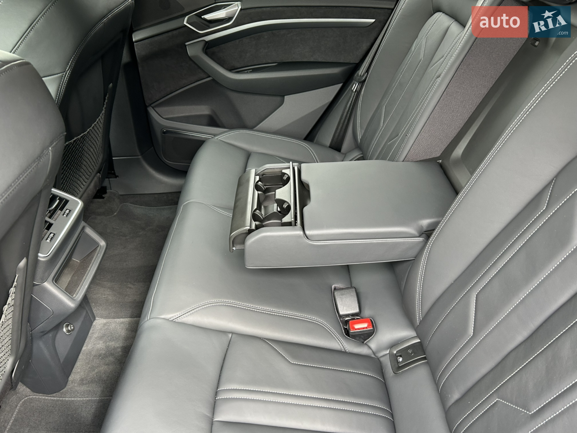 2021 Audi e-tron Sportback - мініатюра 17