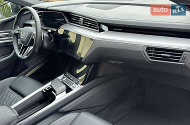 Внедорожник / Кроссовер Audi e-tron Sportback 2021 в 
