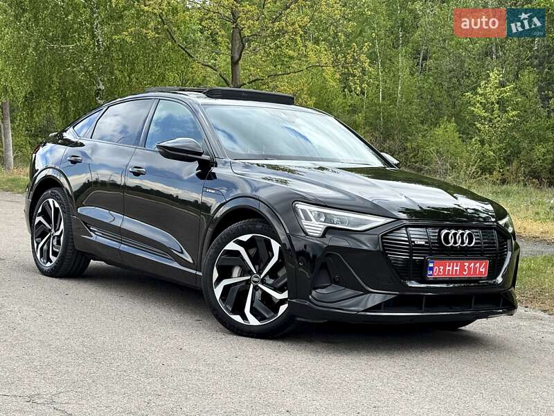 Позашляховик / Кросовер Audi e-tron Sportback 2021 в Києві