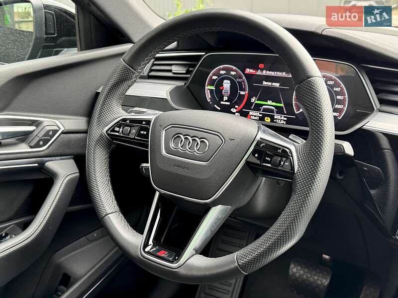 Позашляховик / Кросовер Audi e-tron Sportback 2021 в Києві