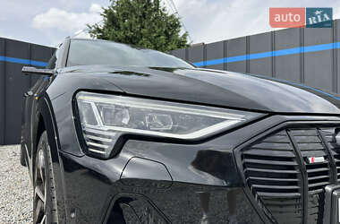 Позашляховик / Кросовер Audi e-tron Sportback 2021 в 