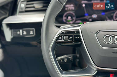 Позашляховик / Кросовер Audi e-tron Sportback 2021 в 