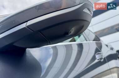 Внедорожник / Кроссовер Audi e-tron Sportback 2021 в 
