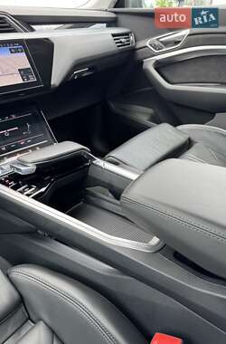 Внедорожник / Кроссовер Audi e-tron Sportback 2021 в 