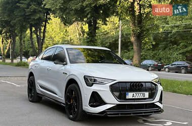 Позашляховик / Кросовер Audi e-tron Sportback 2020 в 