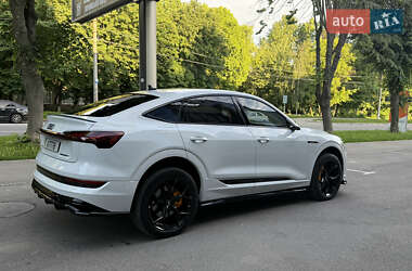 Позашляховик / Кросовер Audi e-tron Sportback 2020 в 