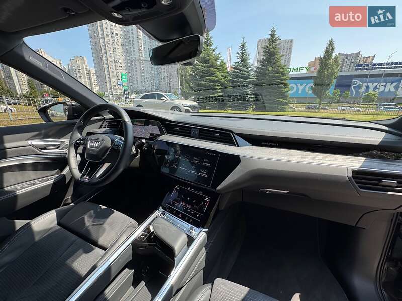 Внедорожник / Кроссовер Audi e-tron Sportback 2023 в Киеве фото 75 Внедорожник / Кроссовер Audi e-tron Sportback 2023 в Киеве