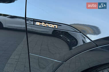 Позашляховик / Кросовер Audi e-tron Sportback 2022 в 