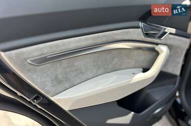 Внедорожник / Кроссовер Audi e-tron Sportback 2021 в 