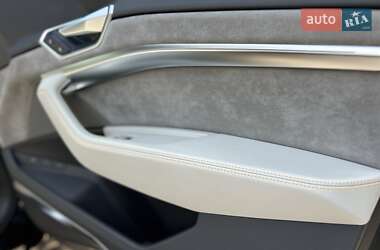 Внедорожник / Кроссовер Audi e-tron Sportback 2021 в 