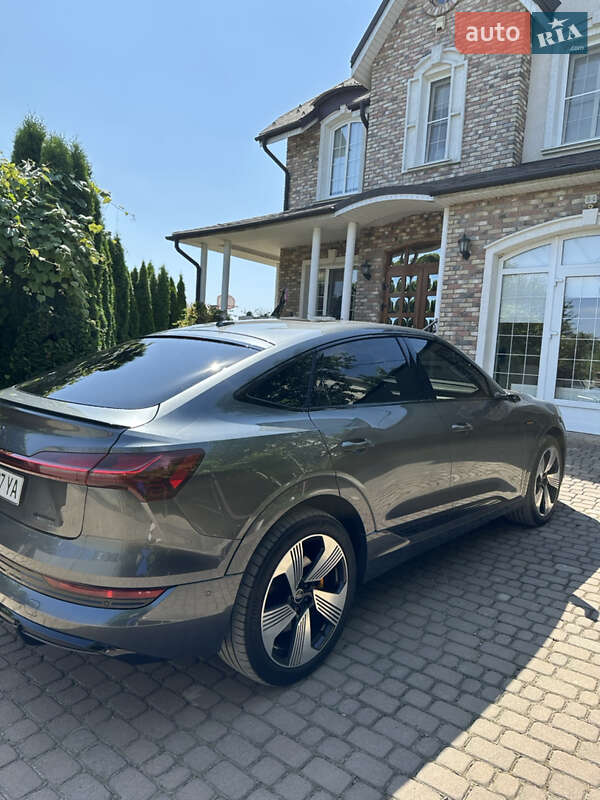 Позашляховик / Кросовер Audi e-tron Sportback 2021 в Чернівцях