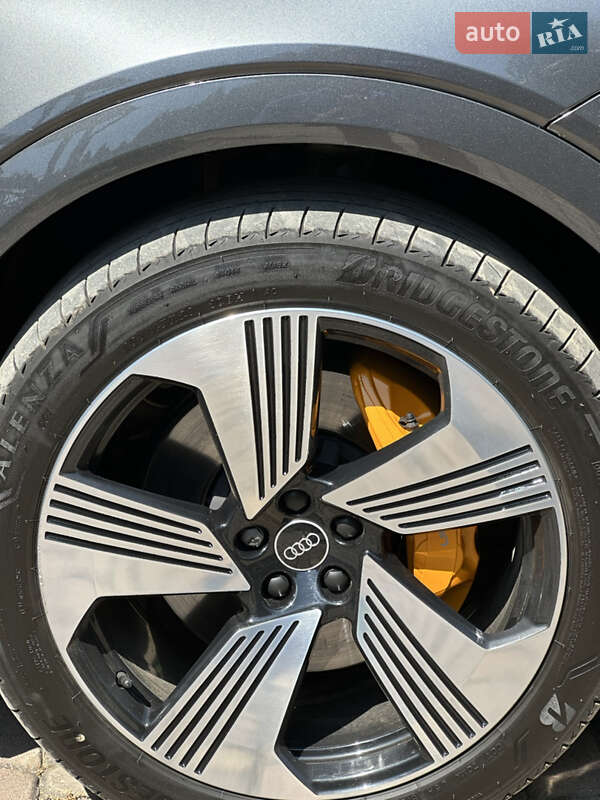 Позашляховик / Кросовер Audi e-tron Sportback 2021 в Чернівцях