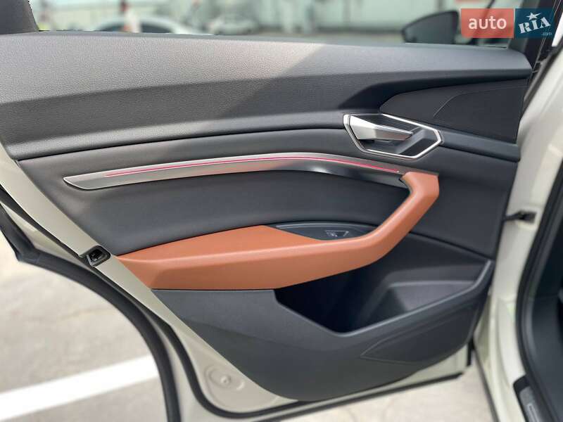 Внедорожник / Кроссовер Audi e-tron Sportback 2021 в Киеве
