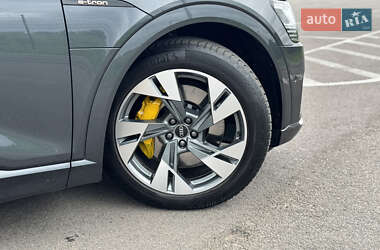 Внедорожник / Кроссовер Audi e-tron Sportback 2020 в 