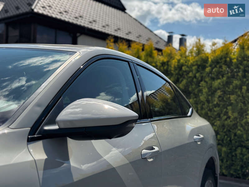 Внедорожник / Кроссовер Audi e-tron Sportback 2020 в Стрые