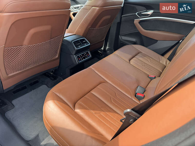 Внедорожник / Кроссовер Audi e-tron Sportback 2020 в Стрые