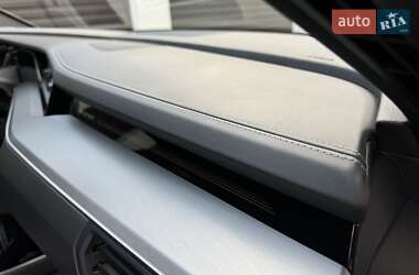 Внедорожник / Кроссовер Audi e-tron Sportback 2022 в 