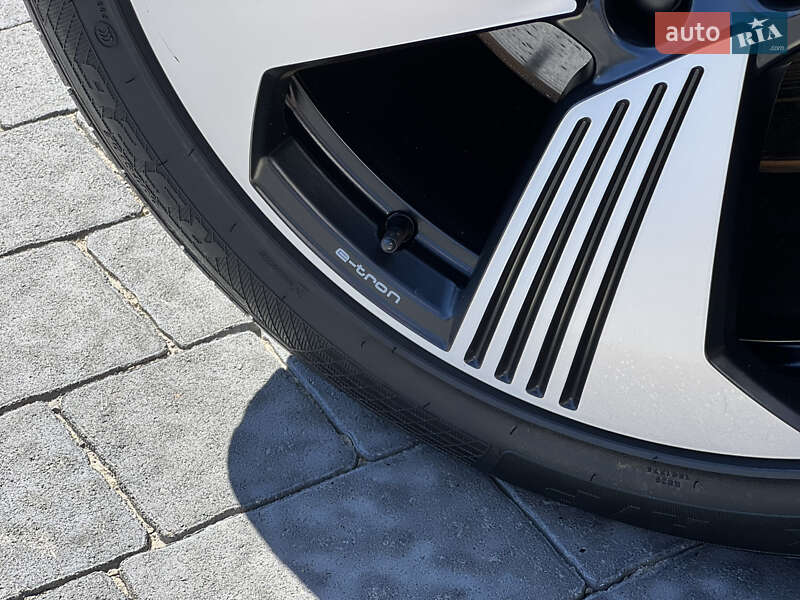 Внедорожник / Кроссовер Audi e-tron Sportback 2020 в Ужгороде