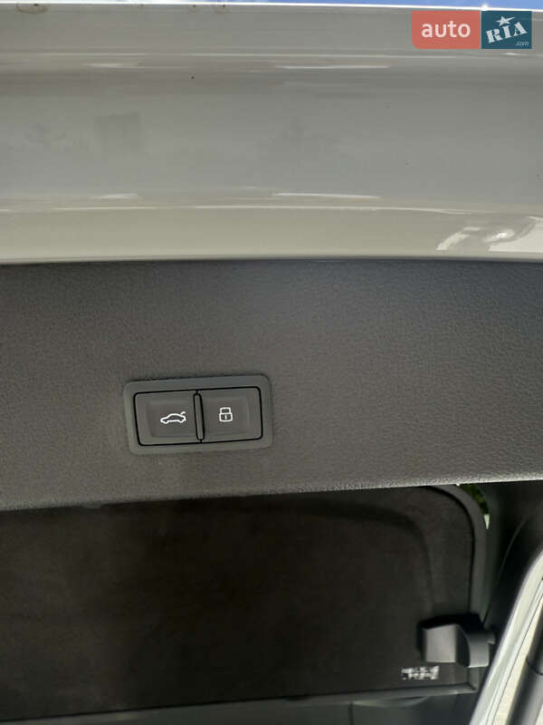 Позашляховик / Кросовер Audi e-tron Sportback 2020 в Луцьку