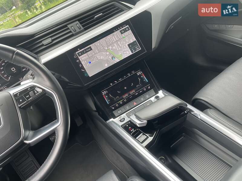 Позашляховик / Кросовер Audi e-tron Sportback 2020 в Києві